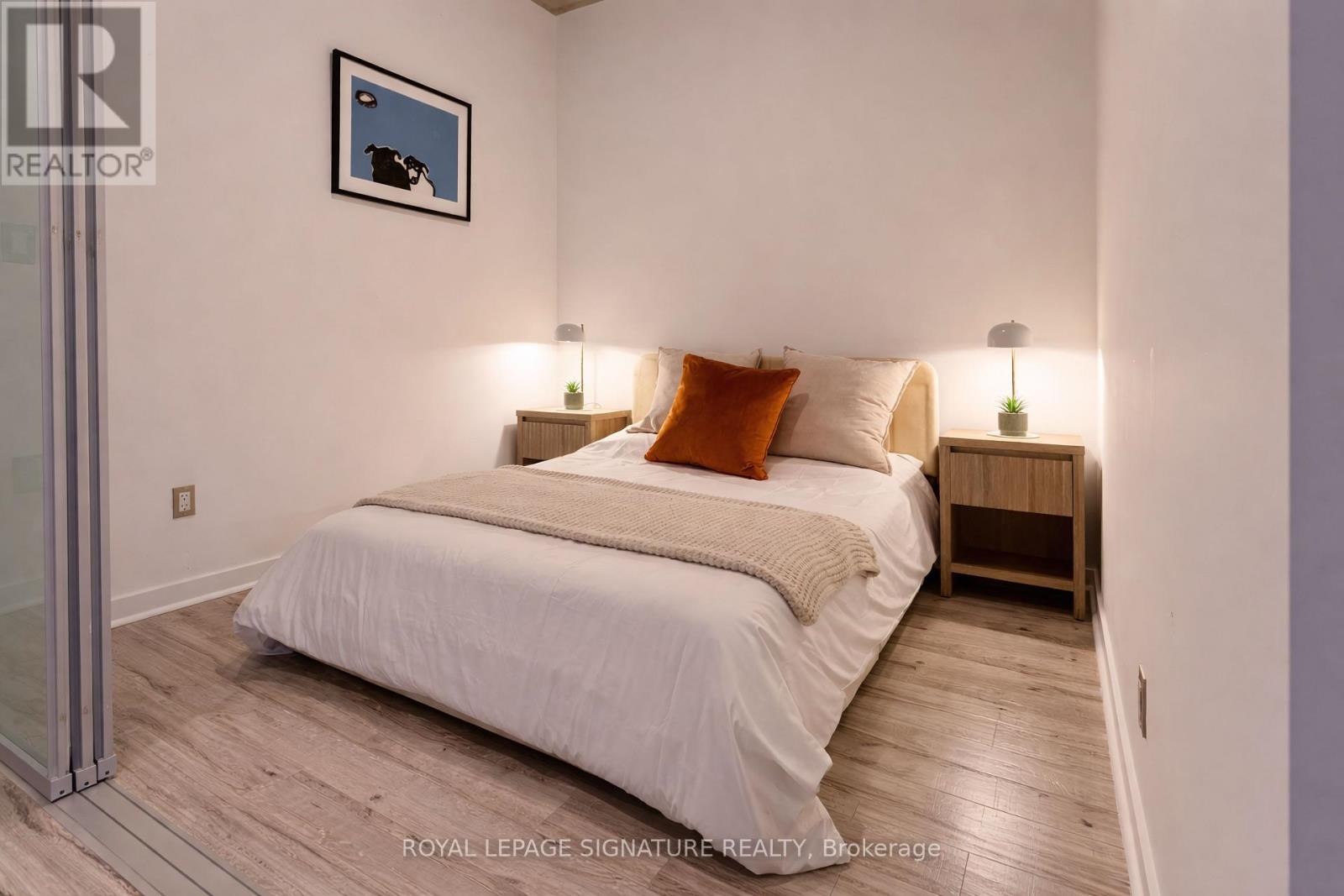 305 - 23 Brant Street, Toronto, Ontario  M5V 2L5 - Photo 15 - C12920074