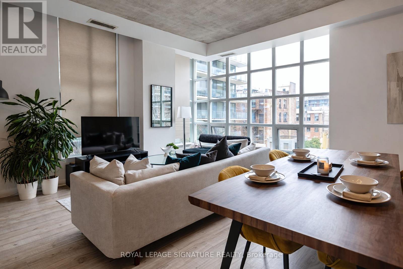 305 - 23 Brant Street, Toronto, Ontario  M5V 2L5 - Photo 2 - C12920074