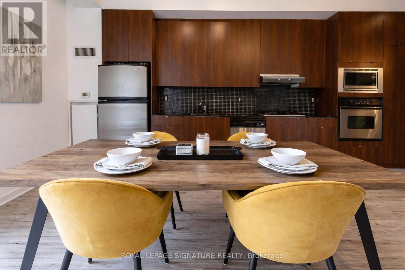 305 - 23 Brant Street, Toronto, Ontario  M5V 2L5 - Photo 5 - C12920074