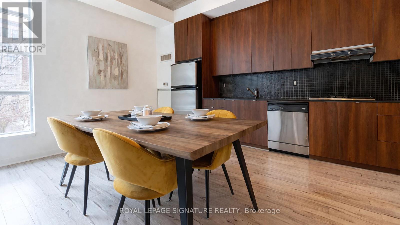 305 - 23 Brant Street, Toronto, Ontario  M5V 2L5 - Photo 6 - C12920074