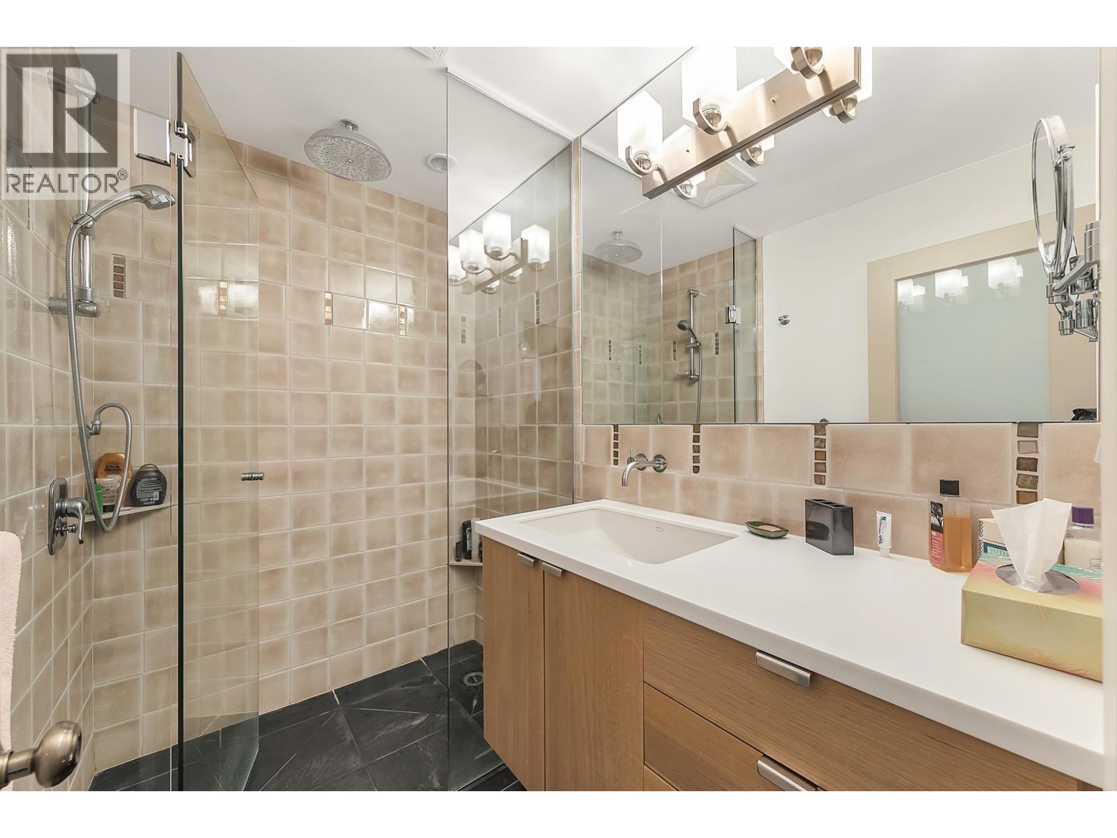 302 2015 Beach Avenue, Vancouver, British Columbia  V6G 1Z3 - Photo 29 - R3103187