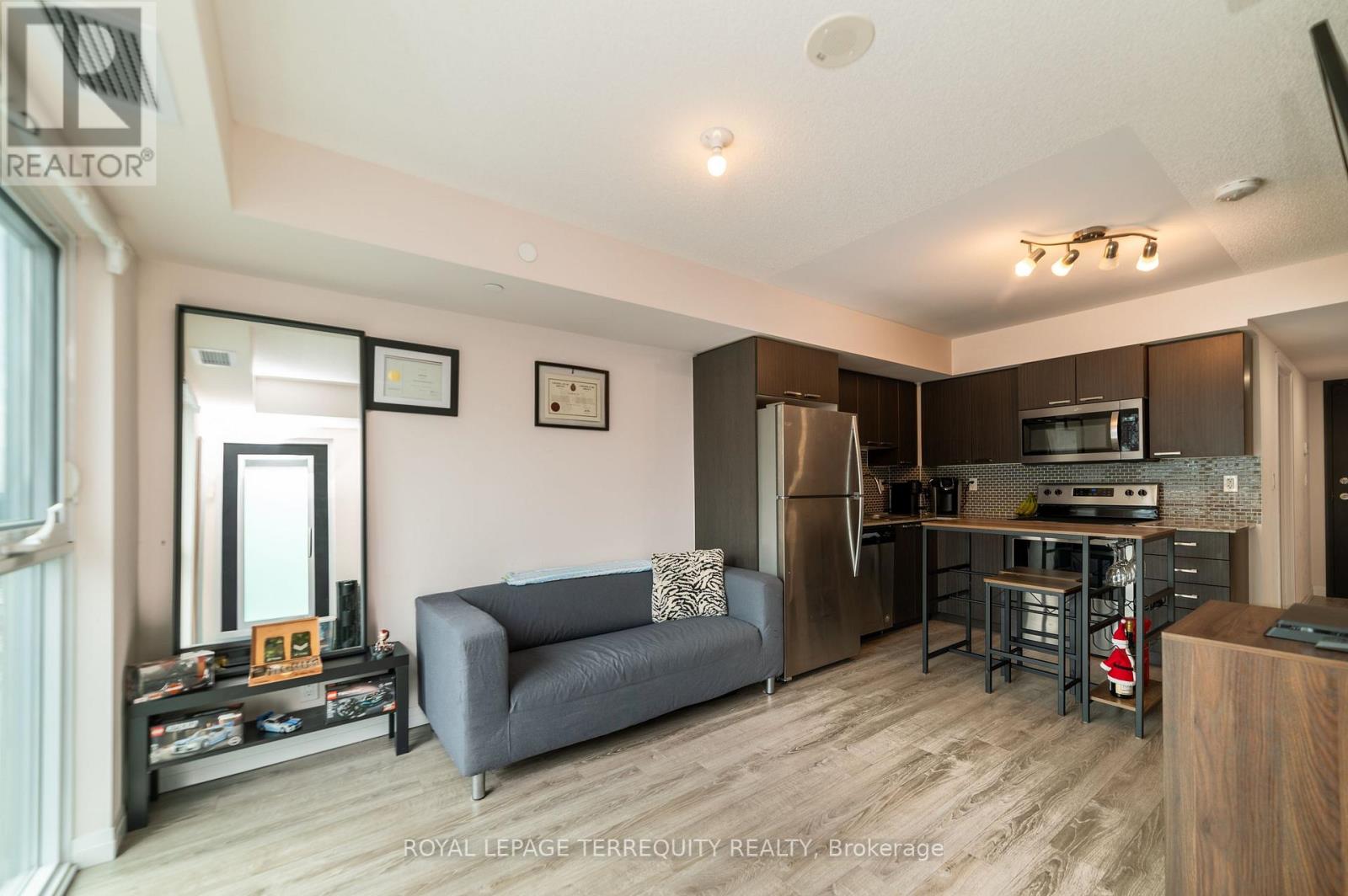1107 - 2152 Lawrence Avenue E, Toronto, Ontario  M1R 0B5 - Photo 3 - E12919994