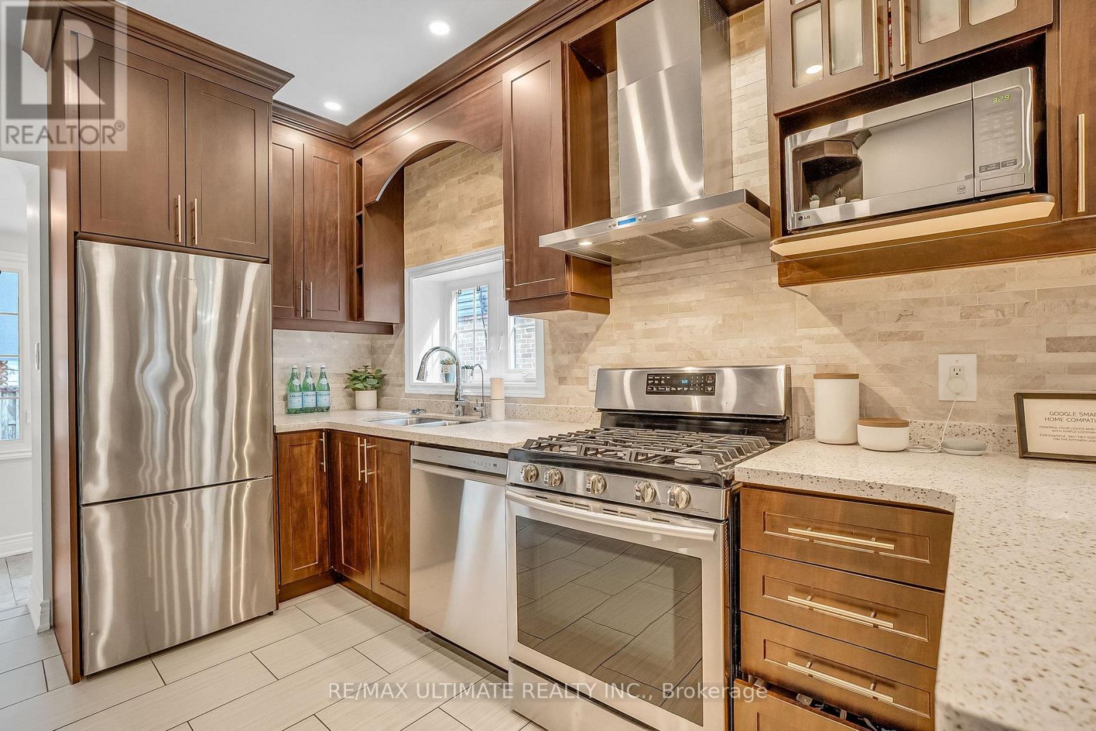 429 Jones Avenue, Toronto, Ontario  M4J 3G6 - Photo 15 - E12920096