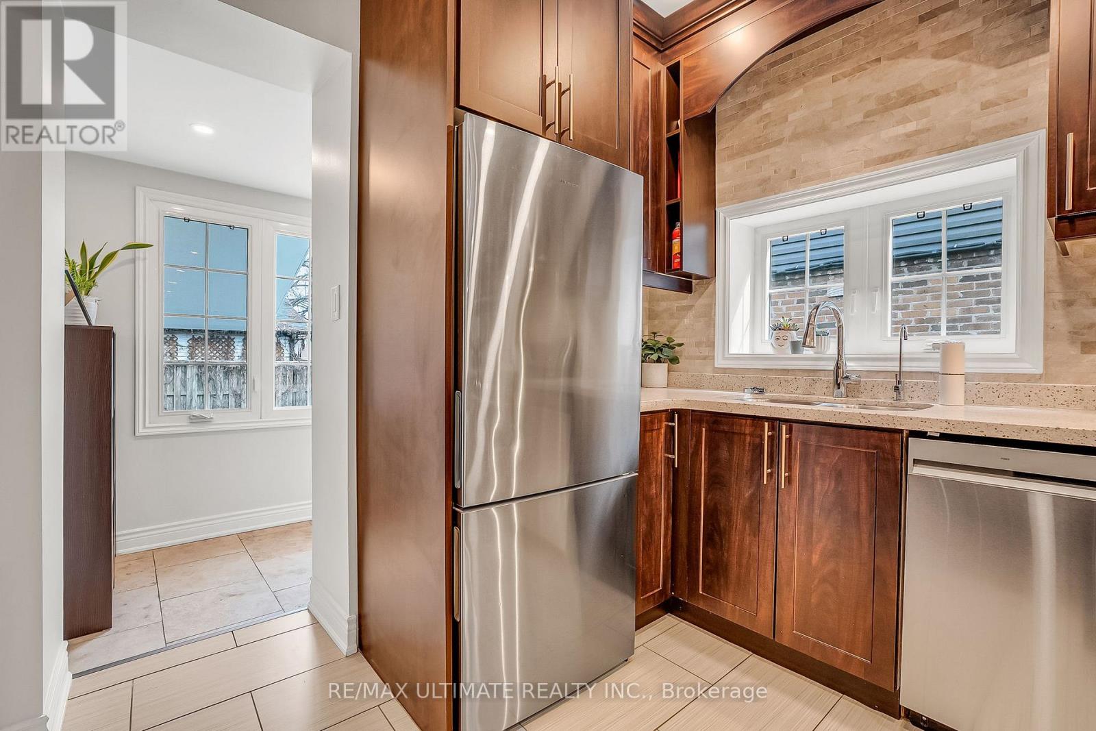 429 Jones Avenue, Toronto, Ontario  M4J 3G6 - Photo 17 - E12920096