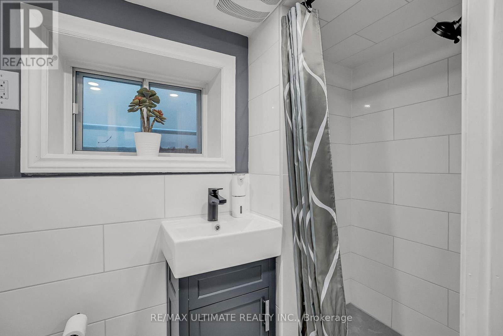 429 Jones Avenue, Toronto, Ontario  M4J 3G6 - Photo 37 - E12920096