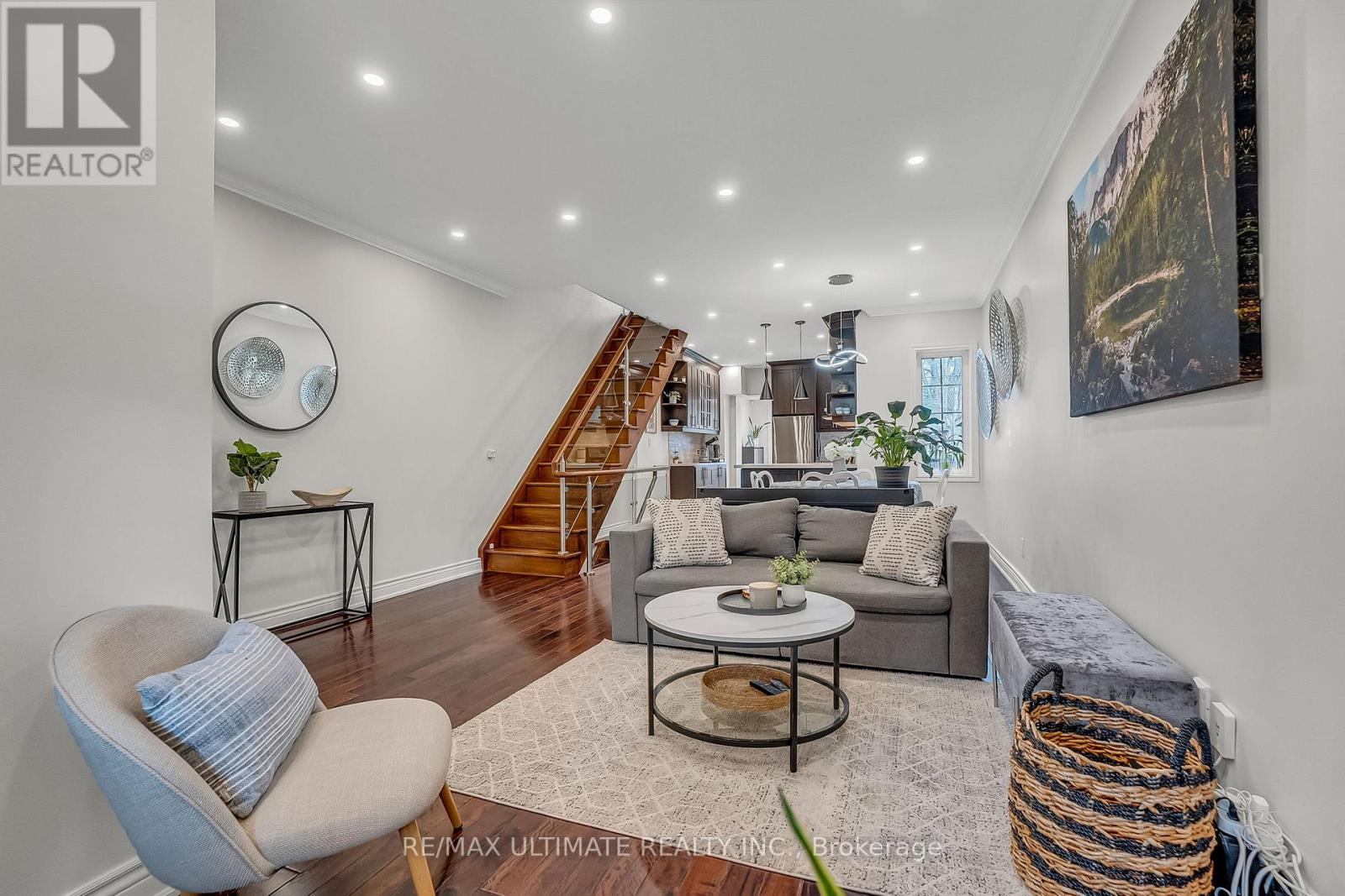 429 Jones Avenue, Toronto, Ontario  M4J 3G6 - Photo 6 - E12920096