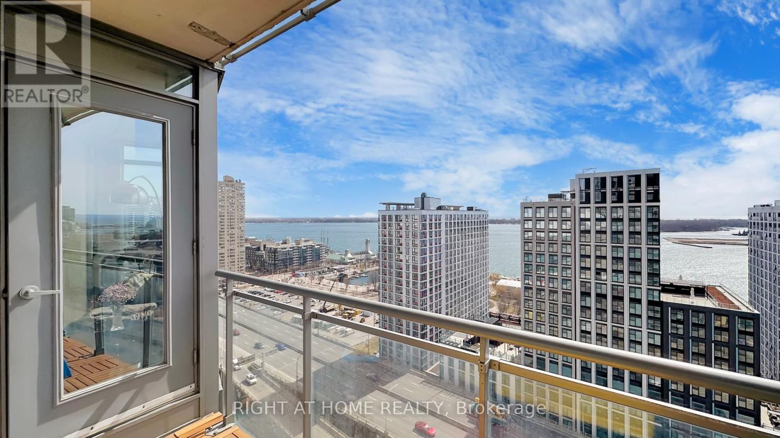 2102 - 5 Mariner Terrace, Toronto, Ontario  M5V 3V6 - Photo 14 - C12919390