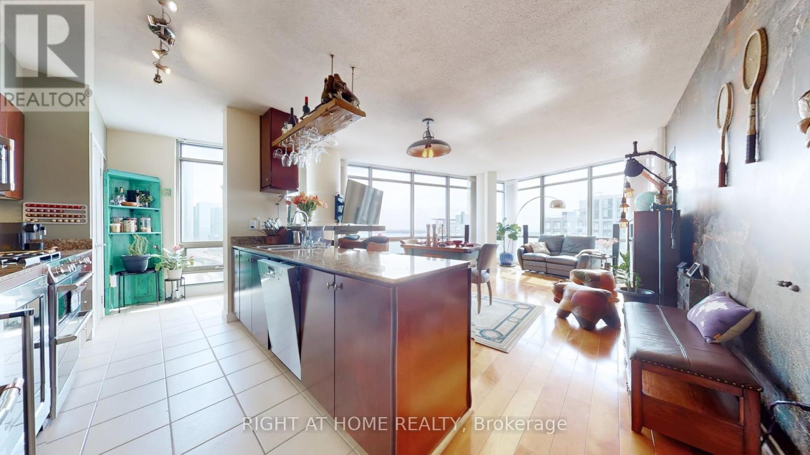 2102 - 5 Mariner Terrace, Toronto, Ontario  M5V 3V6 - Photo 15 - C12919390