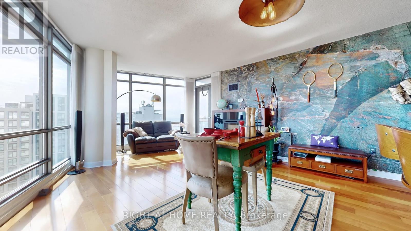 2102 - 5 Mariner Terrace, Toronto, Ontario  M5V 3V6 - Photo 12 - C12919390