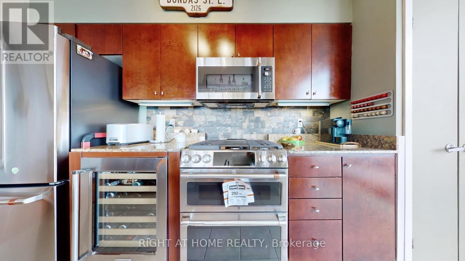 2102 - 5 Mariner Terrace, Toronto, Ontario  M5V 3V6 - Photo 16 - C12919390