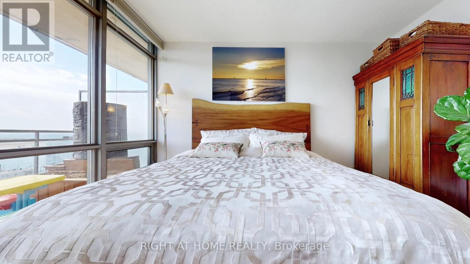 2102 - 5 Mariner Terrace, Toronto, Ontario  M5V 3V6 - Photo 21 - C12919390