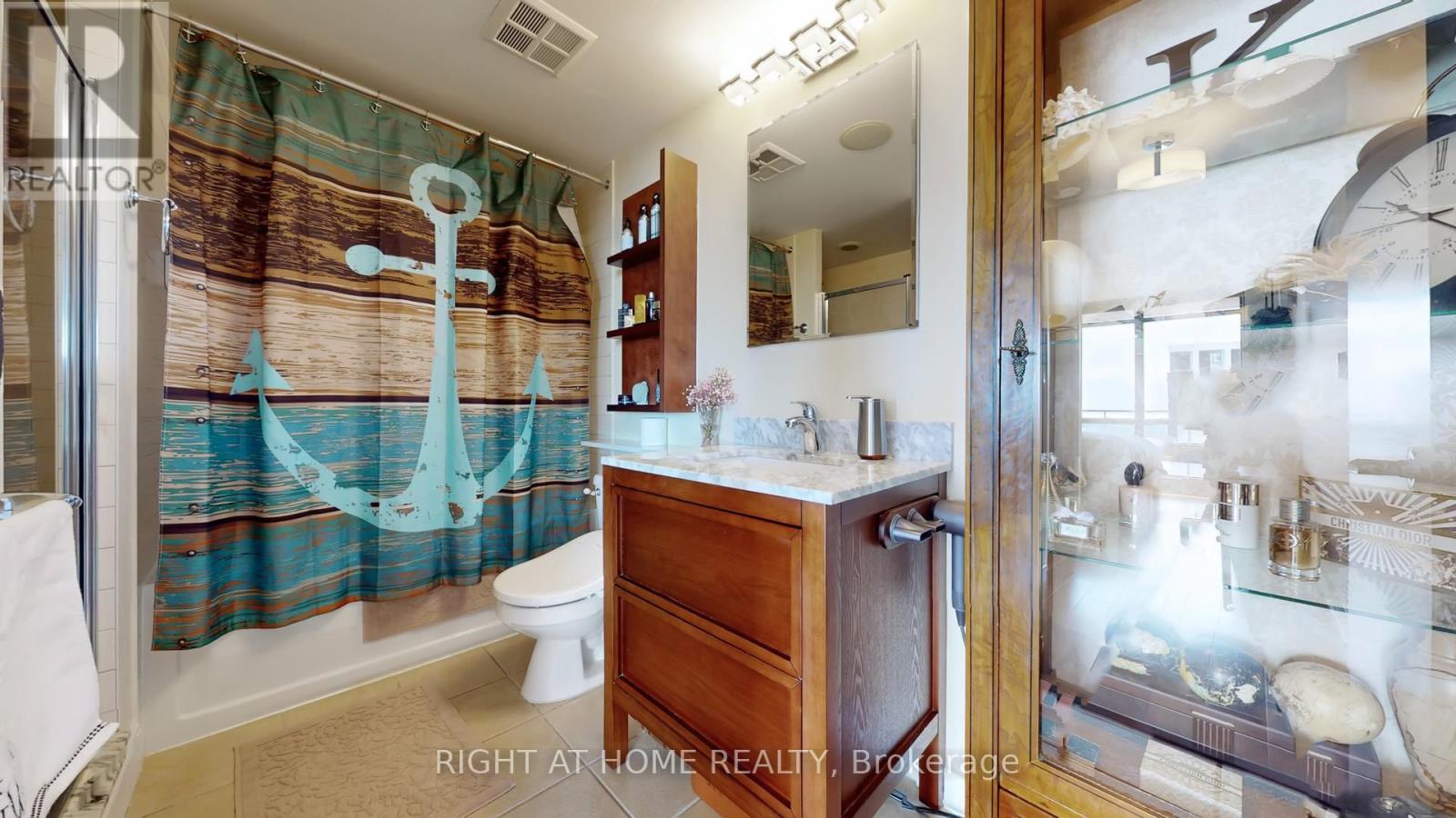 2102 - 5 Mariner Terrace, Toronto, Ontario  M5V 3V6 - Photo 22 - C12919390