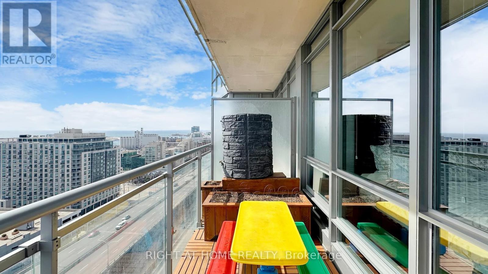 2102 - 5 Mariner Terrace, Toronto, Ontario  M5V 3V6 - Photo 32 - C12919390