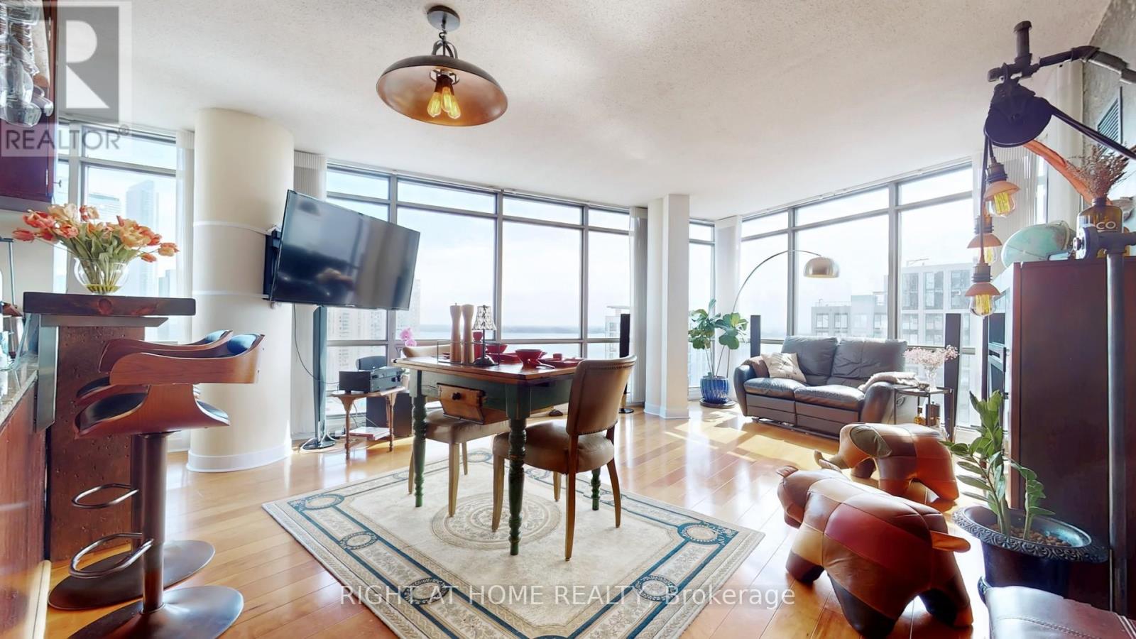 2102 - 5 Mariner Terrace, Toronto, Ontario  M5V 3V6 - Photo 7 - C12919390