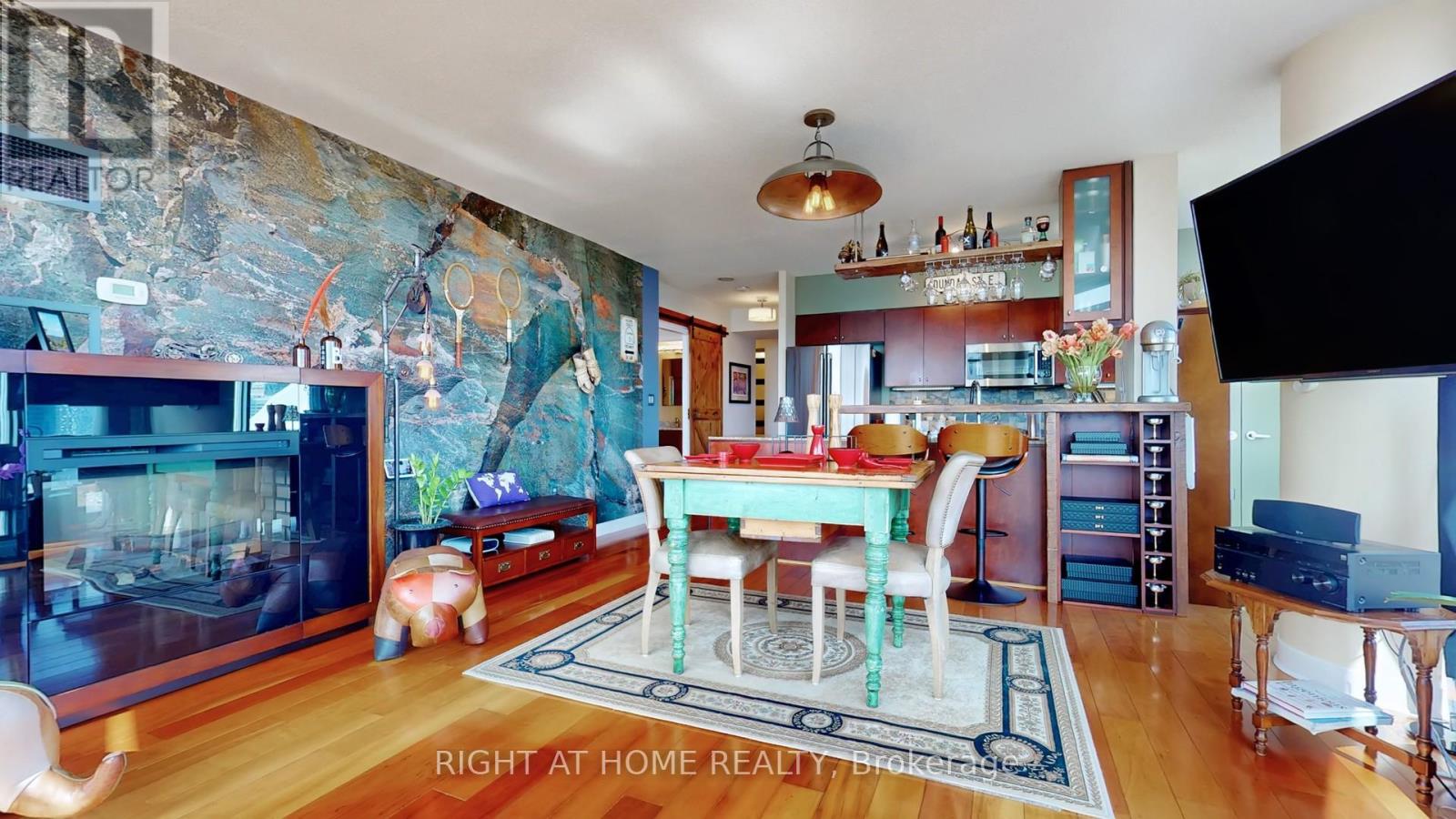 2102 - 5 Mariner Terrace, Toronto, Ontario  M5V 3V6 - Photo 9 - C12919390