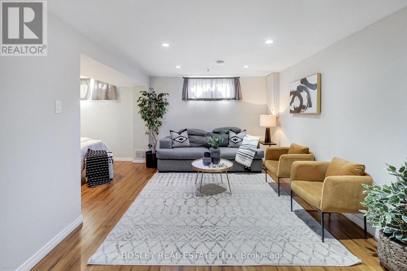 801 Eaglemount Crescent, Mississauga, Ontario  L5C 1H2 - Photo 31 - W12919572