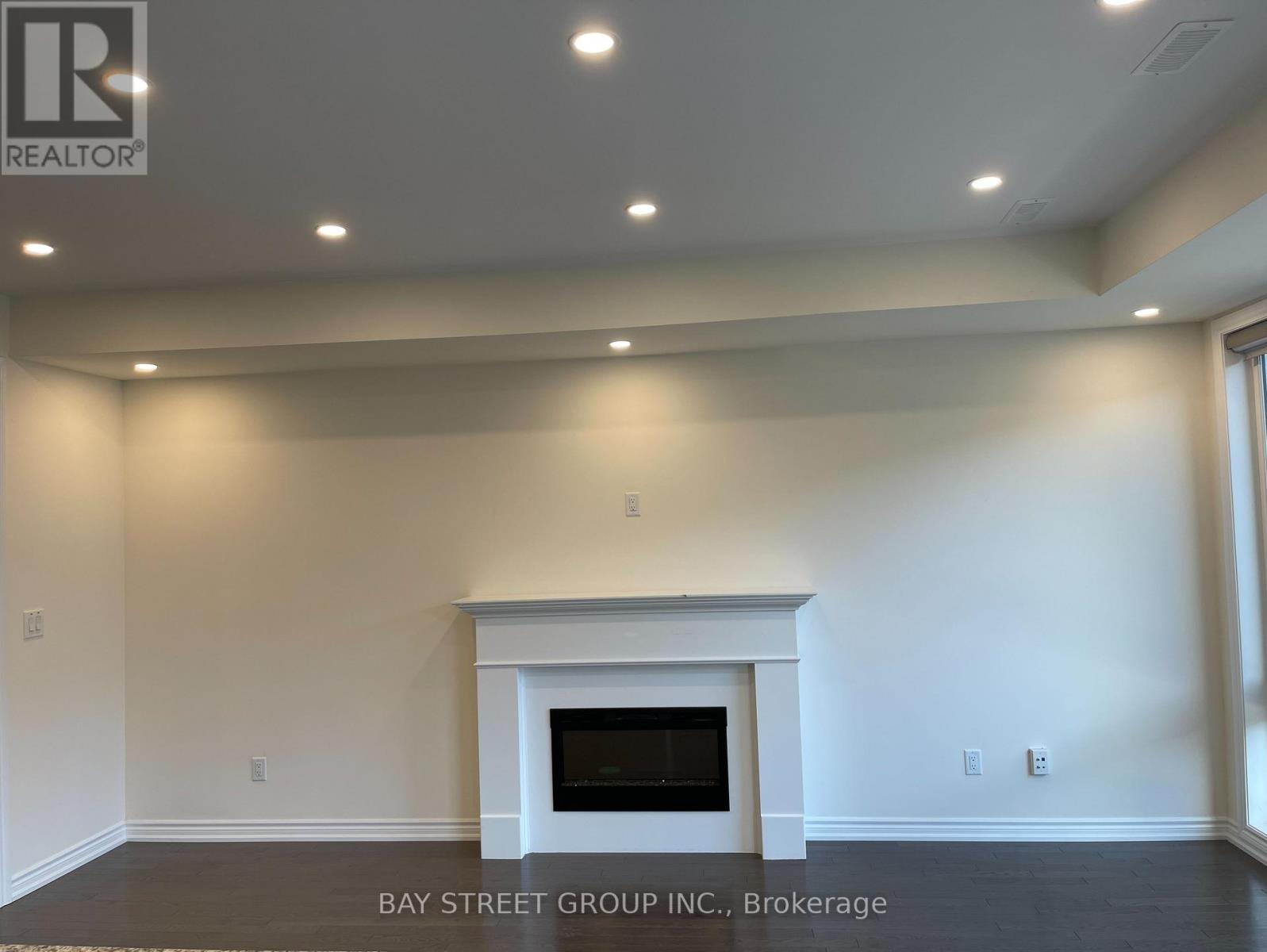 11 Rumney Street, Markham, Ontario  L6C 0Z6 - Photo 3 - N12920008