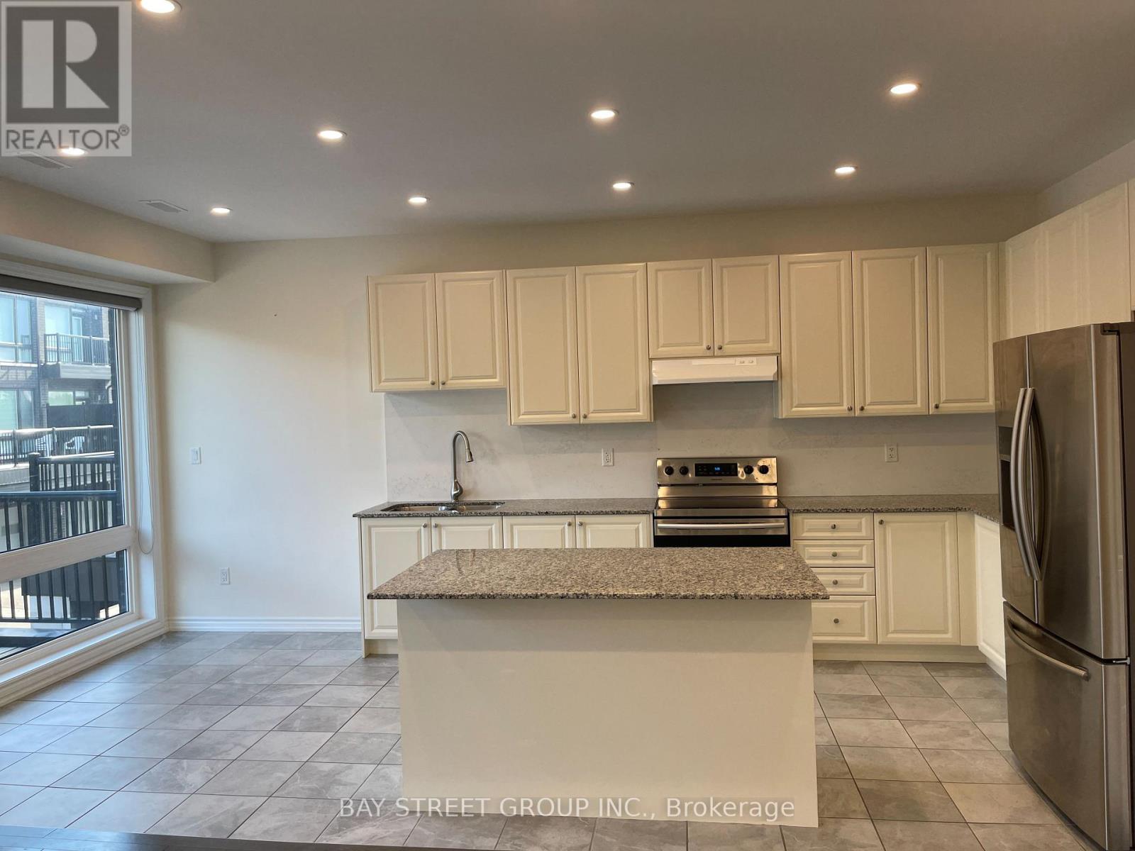 11 Rumney Street, Markham, Ontario  L6C 0Z6 - Photo 6 - N12920008