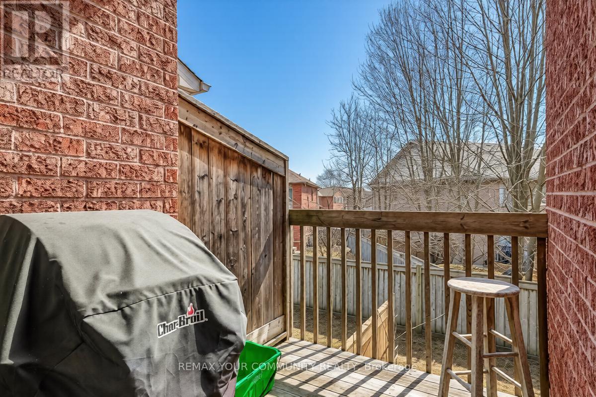 923 Caribou Valley Circle, Newmarket, Ontario  L3X 1W9 - Photo 38 - N12920016