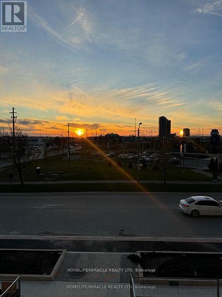 205 - 195 Commerce Street, Vaughan, Ontario  L4K 5Z7 - Photo 13 - N12920022