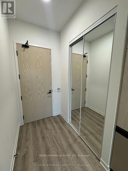 205 - 195 Commerce Street, Vaughan, Ontario  L4K 5Z7 - Photo 3 - N12920022