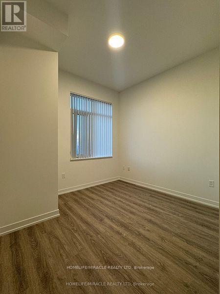 205 - 195 Commerce Street, Vaughan, Ontario  L4K 5Z7 - Photo 8 - N12920022