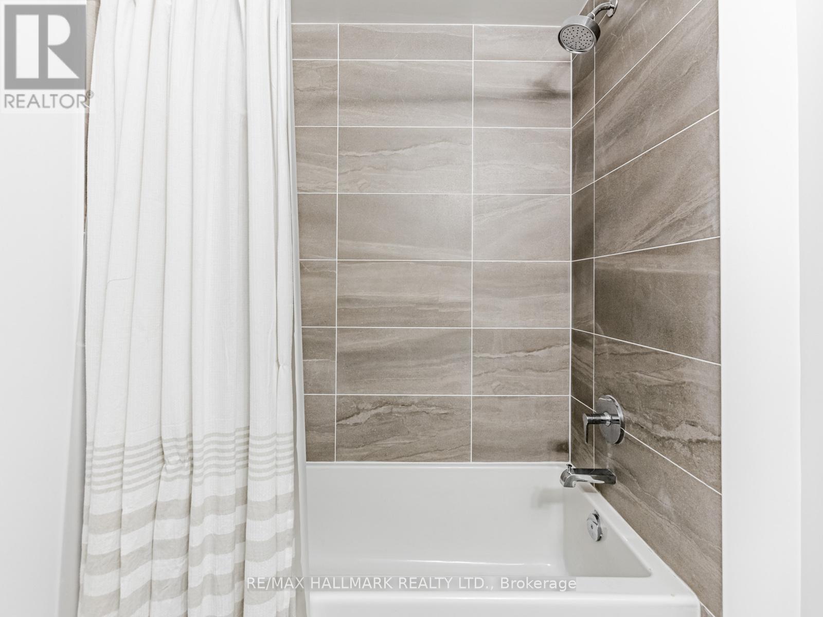 404 - 105 Oneida Crescent, Richmond Hill, Ontario  L4B 0H6 - Photo 21 - N12920078