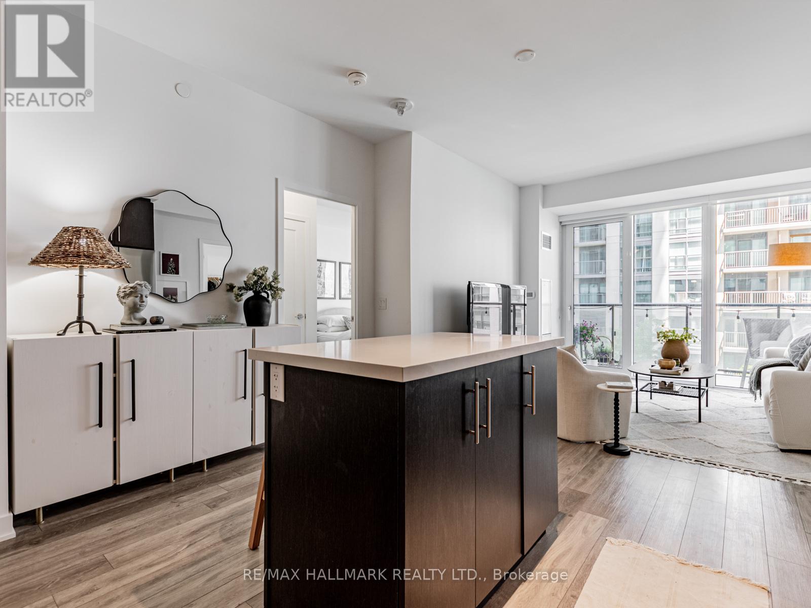 404 - 105 Oneida Crescent, Richmond Hill, Ontario  L4B 0H6 - Photo 9 - N12920078