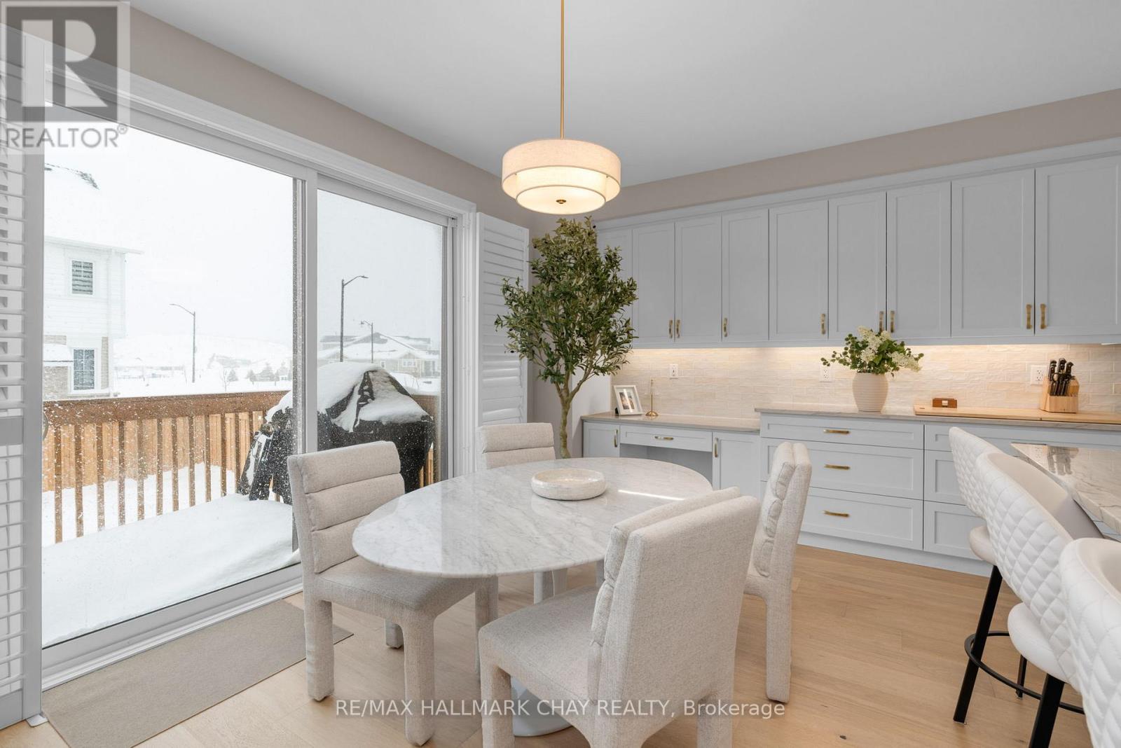 721 Mika Street, Innisfil, Ontario  L9S 0R8 - Photo 7 - N12920100