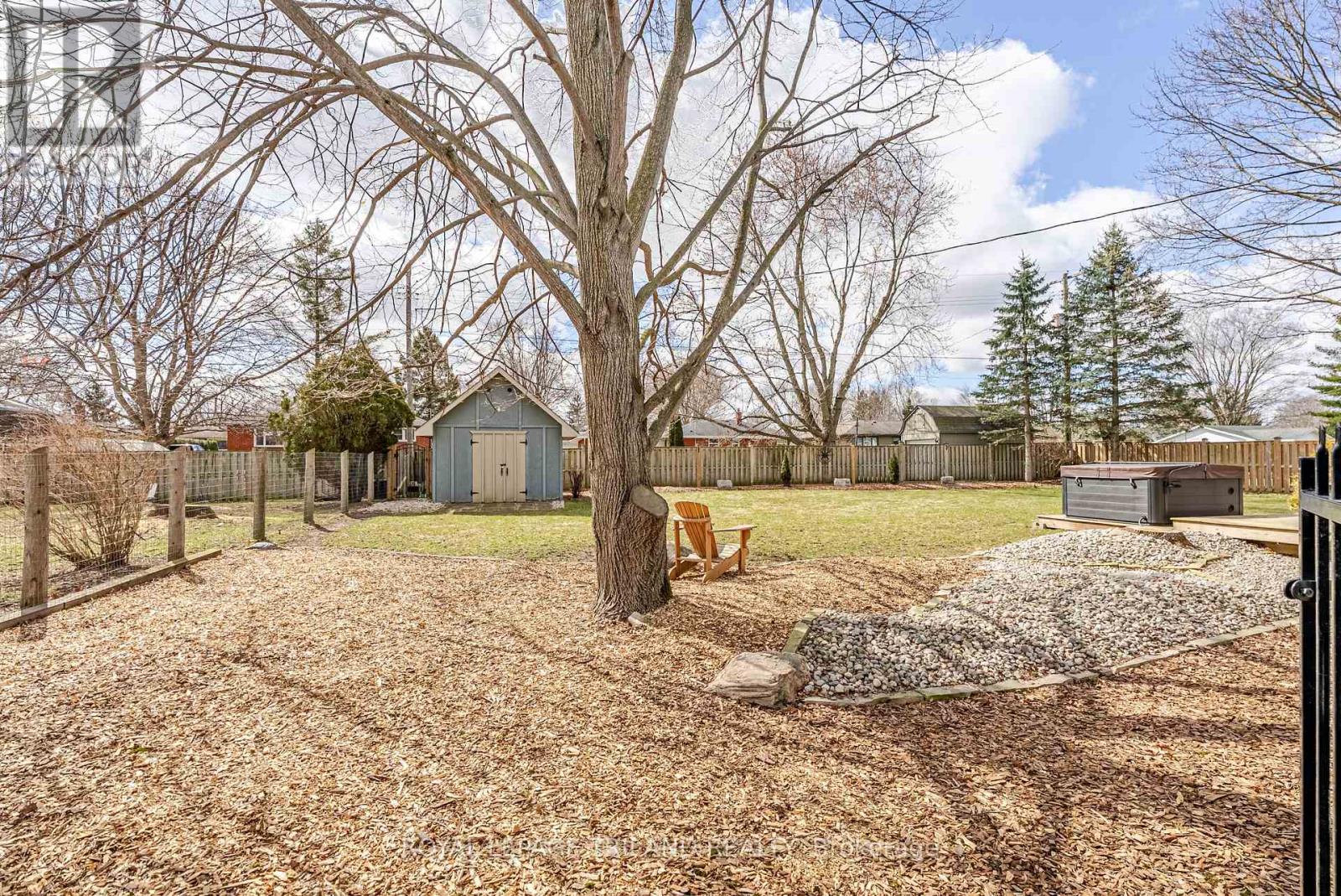 231 Thames Crescent, Thames Centre, Ontario  N0L 1G0 - Photo 36 - X12918048