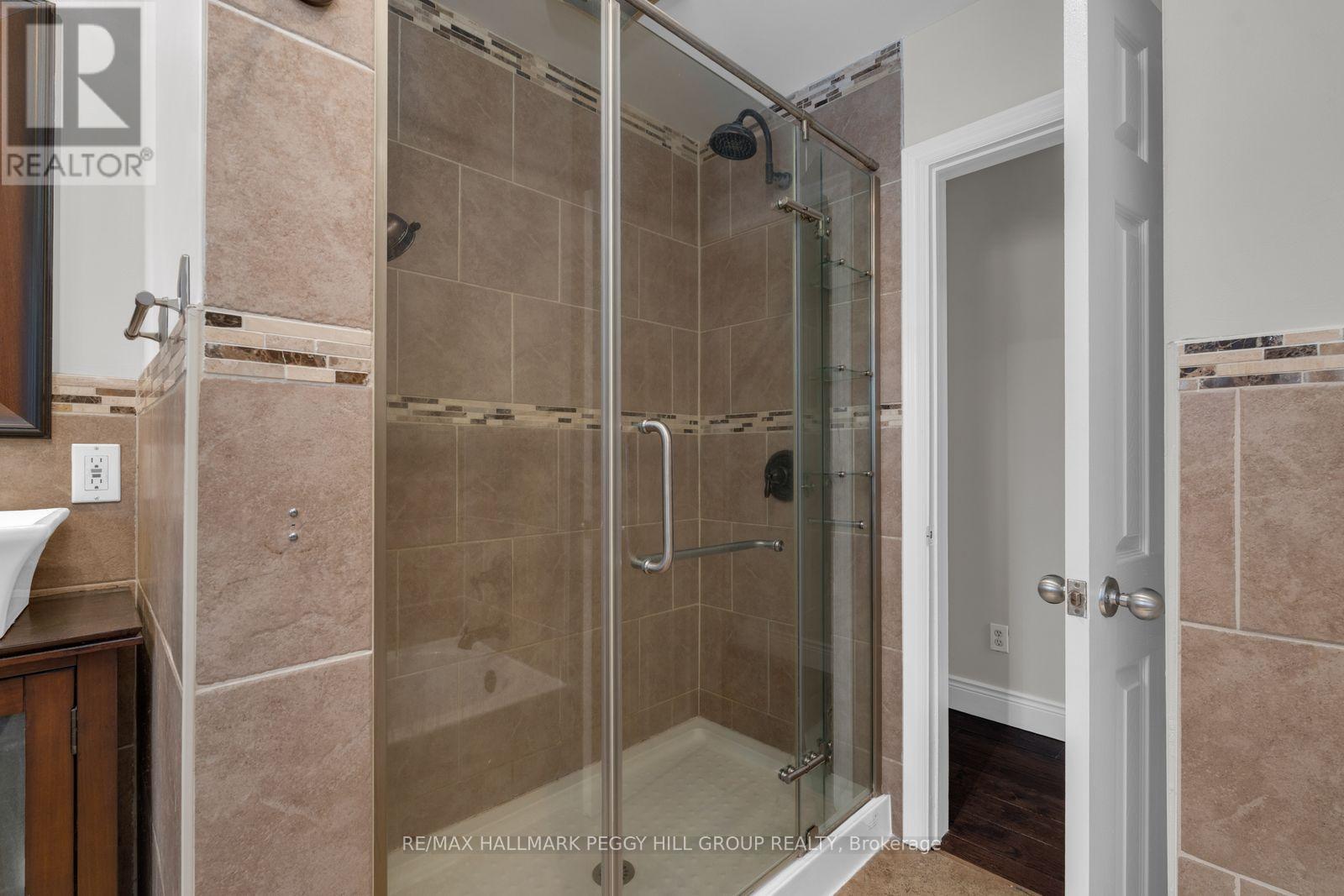 235 St Vincent Street, Barrie, Ontario  L4M 3Z7 - Photo 11 - S12920040