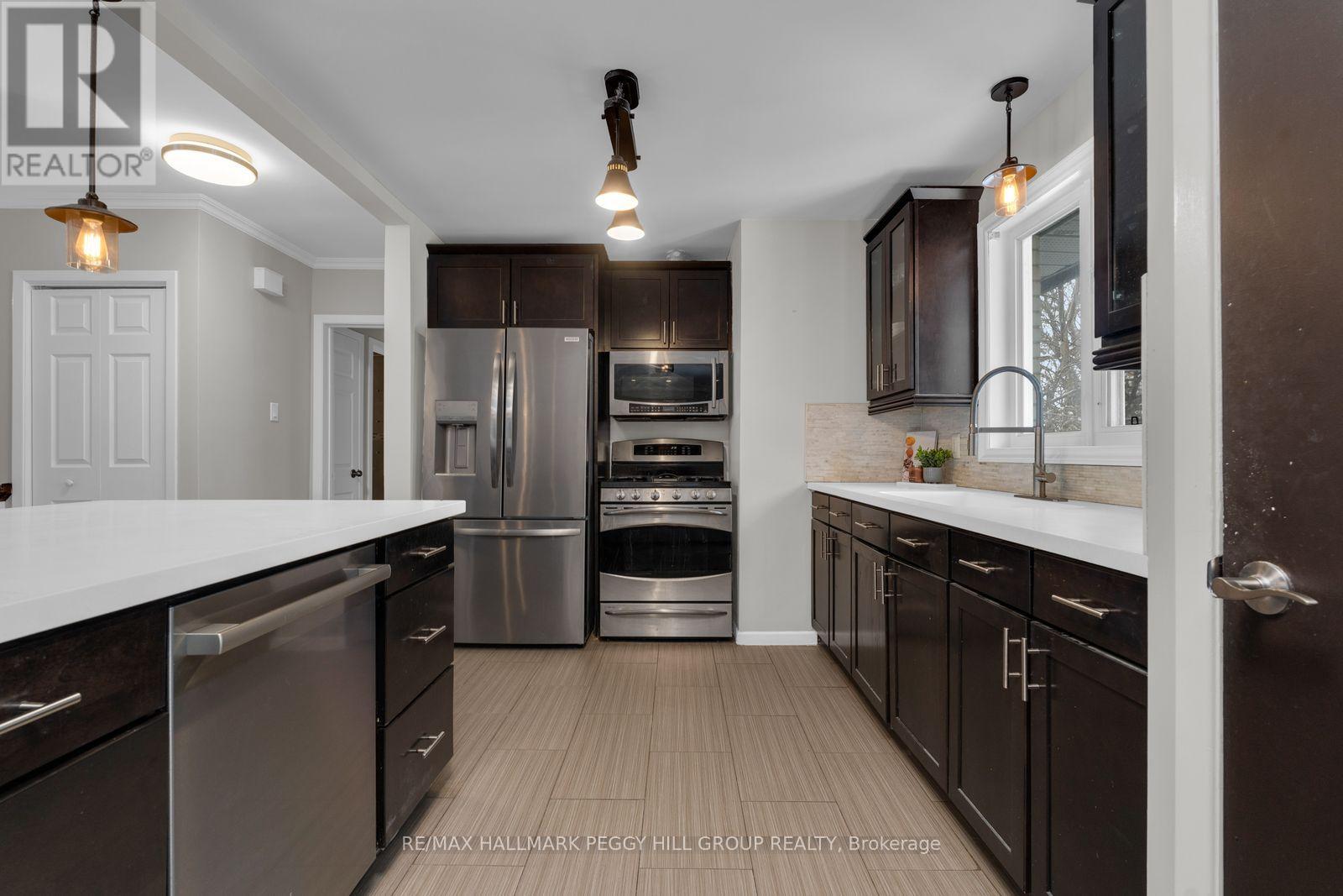 235 St Vincent Street, Barrie, Ontario  L4M 3Z7 - Photo 6 - S12920040