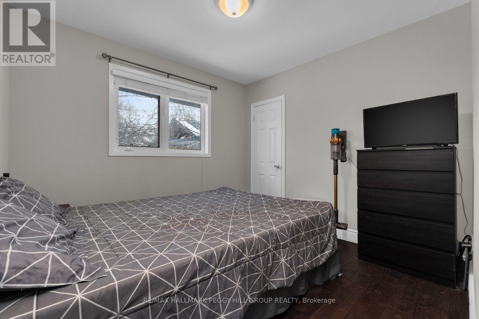 235 St Vincent Street, Barrie, Ontario  L4M 3Z7 - Photo 9 - S12920040