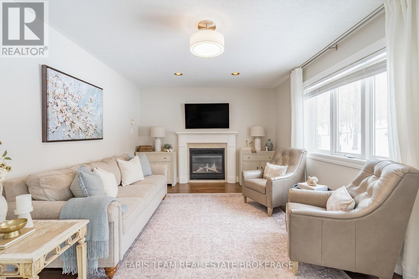 1 Pineview Drive, Oro-Medonte, Ontario  L0L 2L0 - Photo 13 - S12920064