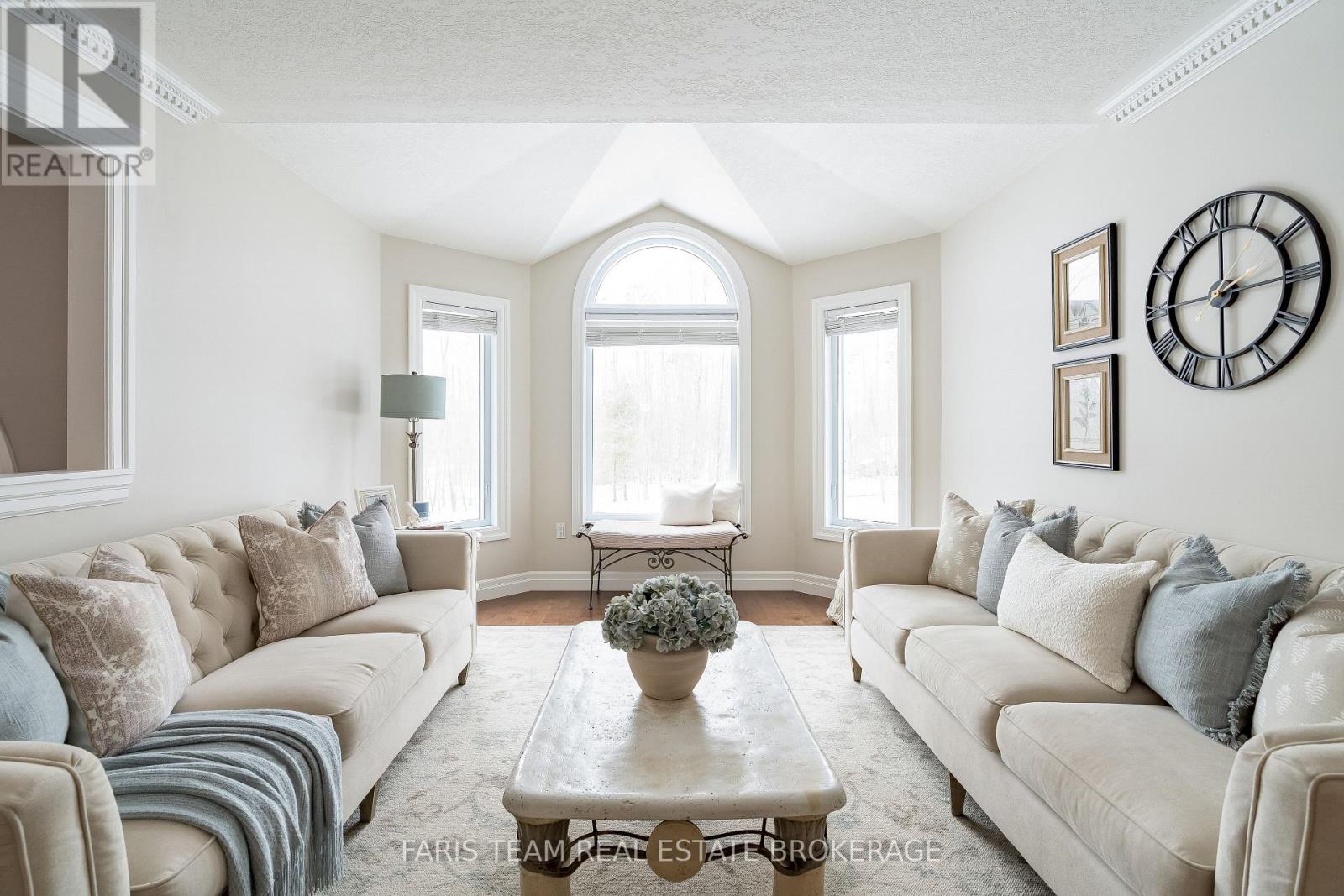 1 Pineview Drive, Oro-Medonte, Ontario  L0L 2L0 - Photo 16 - S12920064