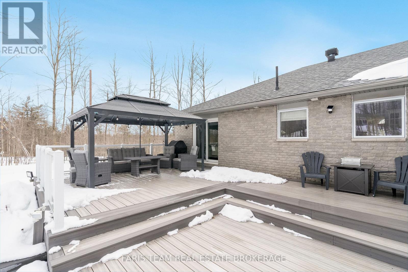 1 Pineview Drive, Oro-Medonte, Ontario  L0L 2L0 - Photo 35 - S12920064