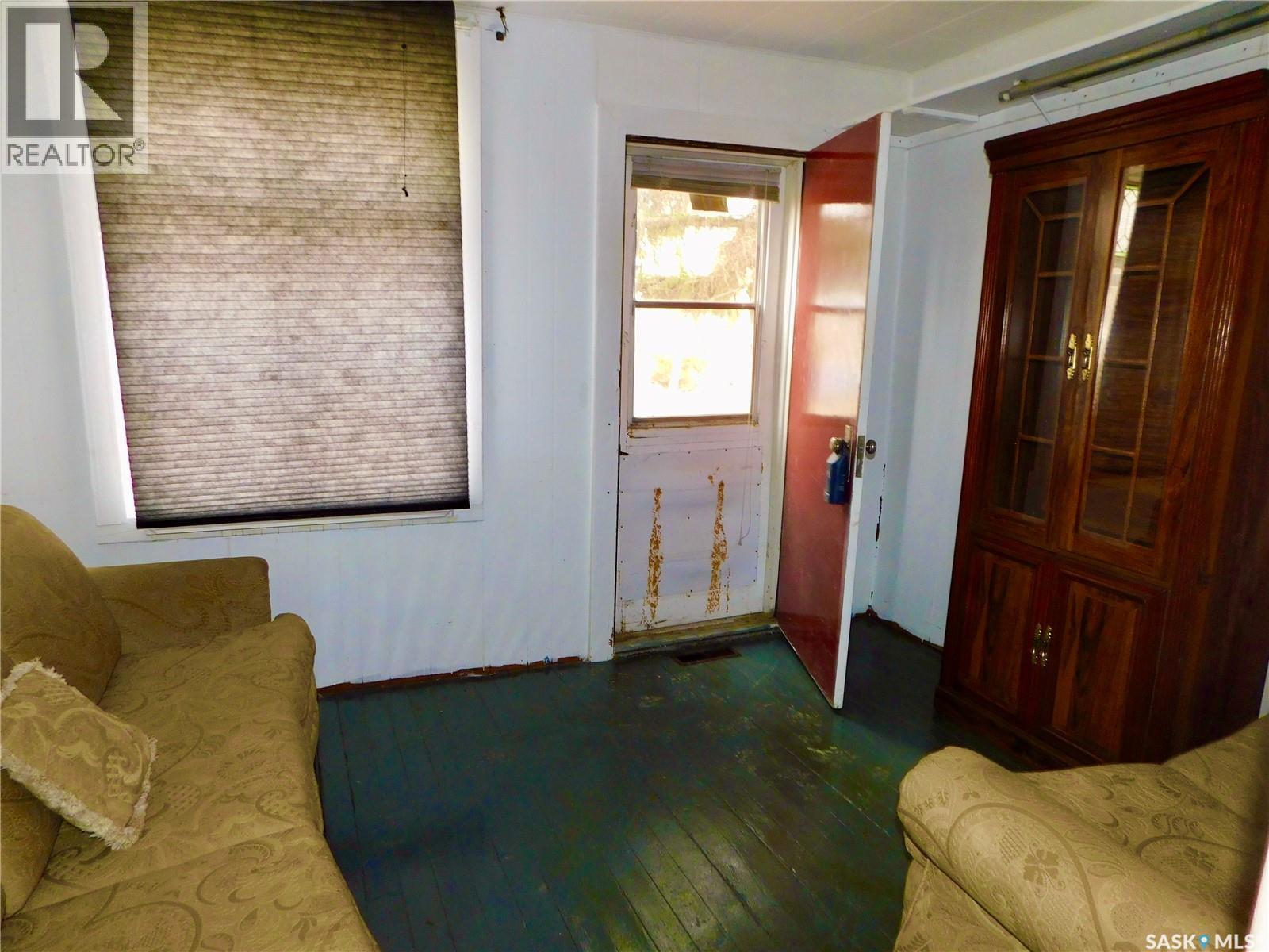 214 2nd Street E, Lafleche, Saskatchewan  S0H 3R0 - Photo 2 - SK031172