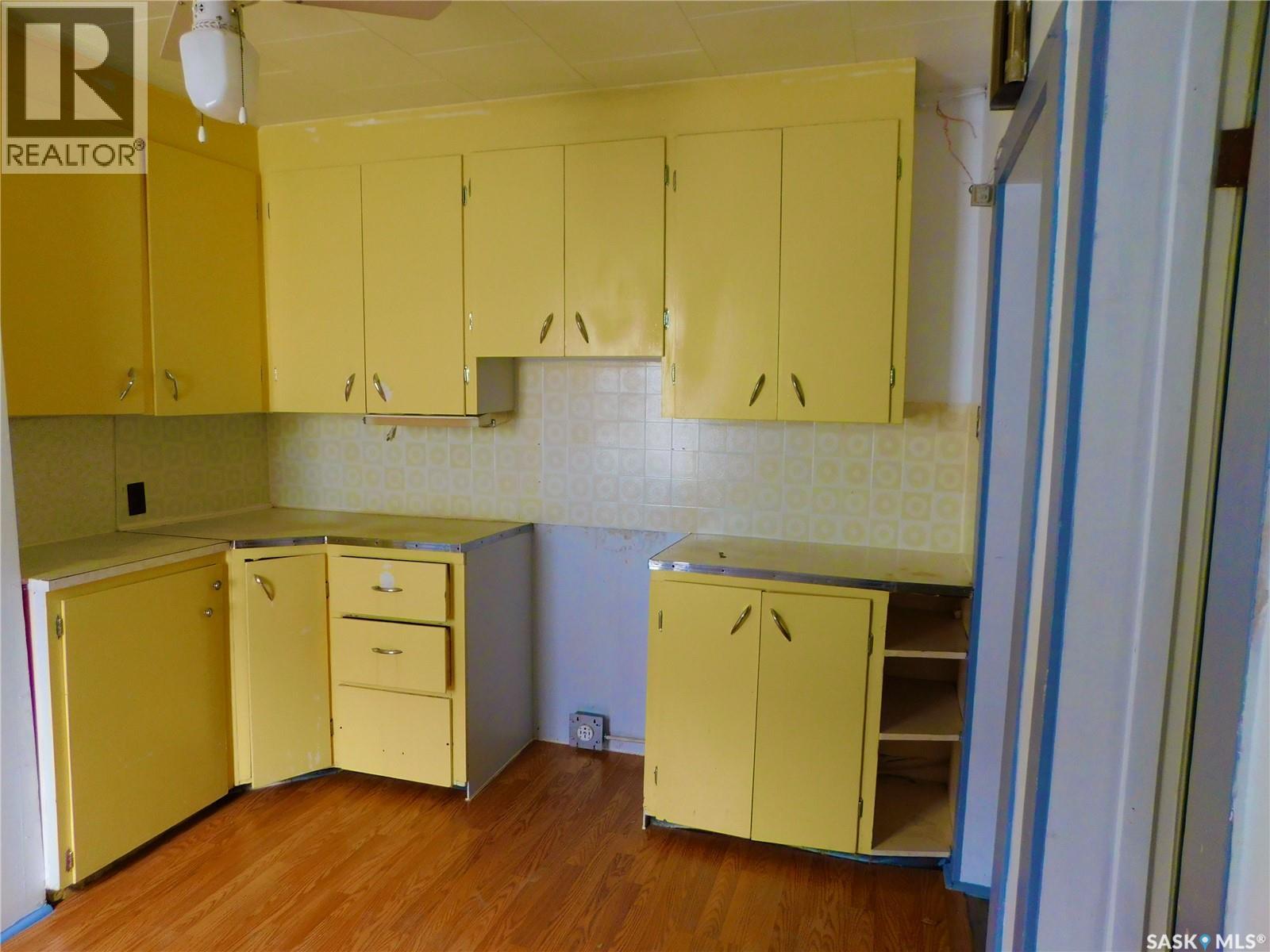 214 2nd Street E, Lafleche, Saskatchewan  S0H 3R0 - Photo 5 - SK031172