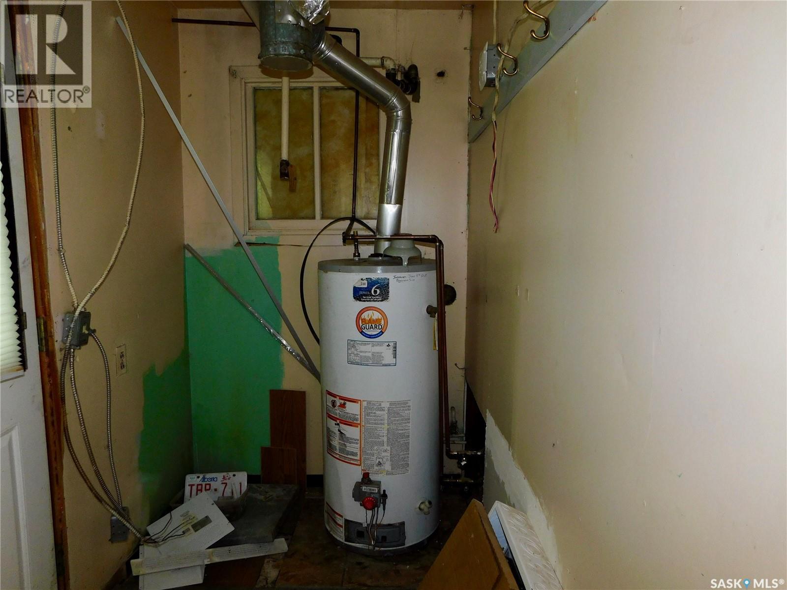 214 2nd Street E, Lafleche, Saskatchewan  S0H 3R0 - Photo 10 - SK031172