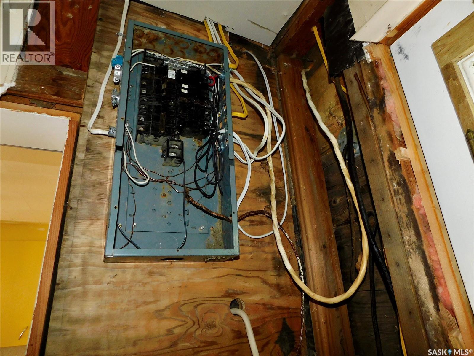 214 2nd Street E, Lafleche, Saskatchewan  S0H 3R0 - Photo 11 - SK031172