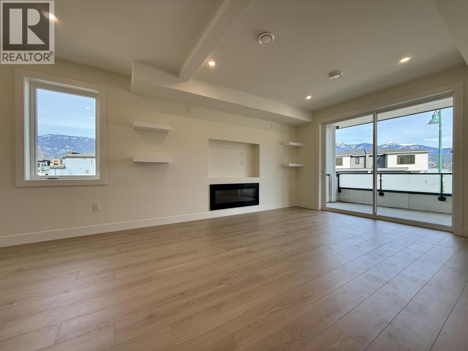 1006 Phare Crescent, Pemberton, British Columbia  V0N 2L0 - Photo 5 - R3101697