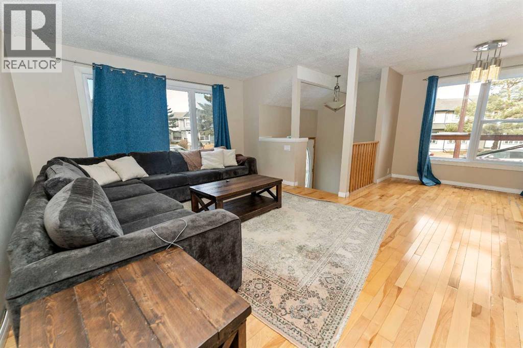 85 Abergale Close Ne, Calgary, Alberta  T2A 6J2 - Photo 4 - A2295715