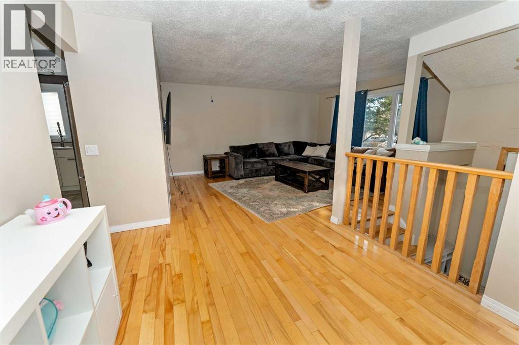 85 Abergale Close Ne, Calgary, Alberta  T2A 6J2 - Photo 6 - A2295715