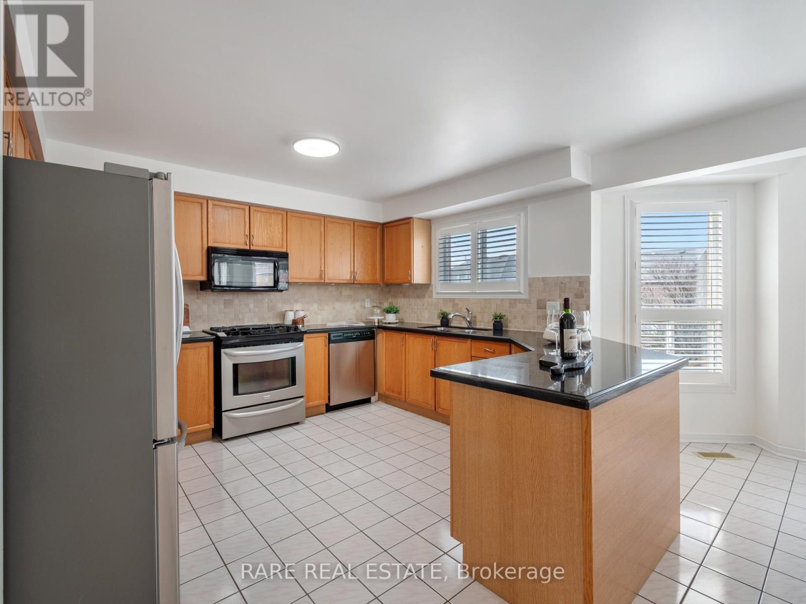 5850 Fieldon Road, Mississauga, Ontario  L5M 5K3 - Photo 12 - W12919988