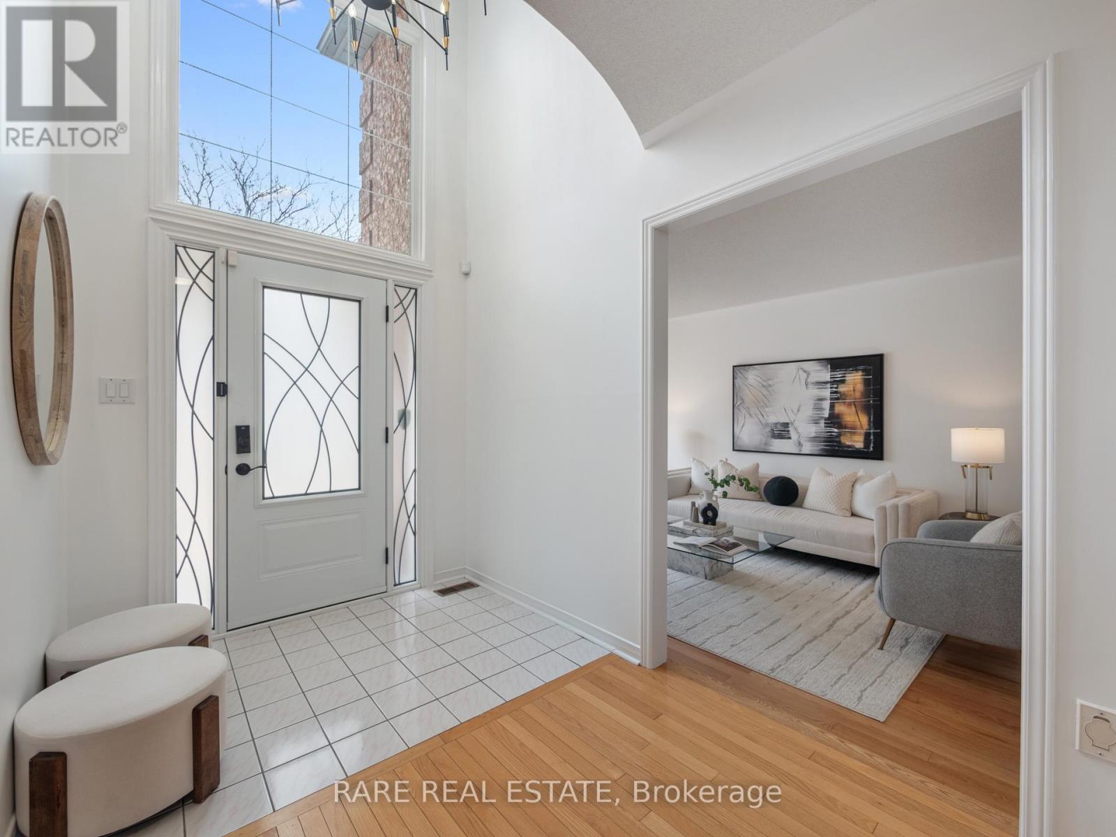 5850 Fieldon Road, Mississauga, Ontario  L5M 5K3 - Photo 4 - W12919988