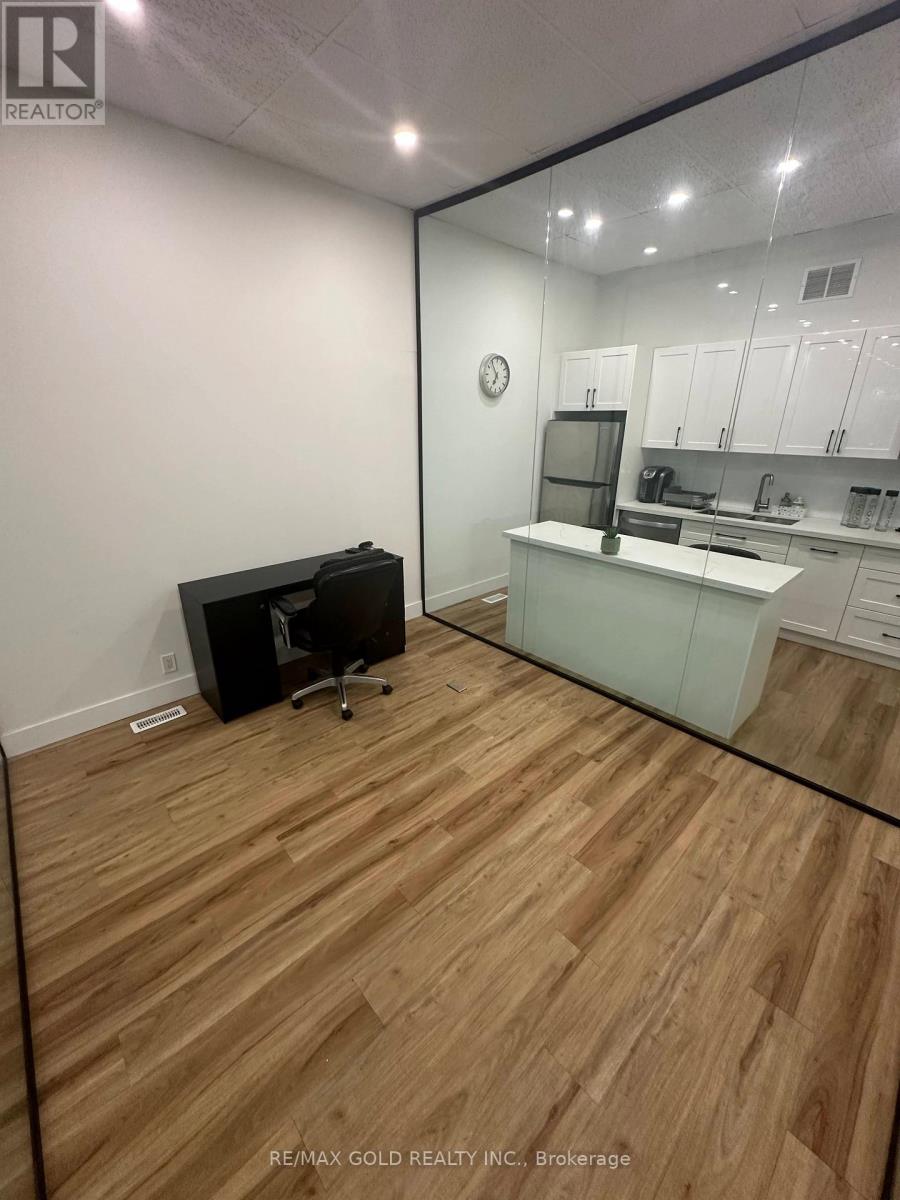 2 - 136 Guelph Street, Halton Hills, Ontario  L7G 4A1 - Photo 5 - W12919992