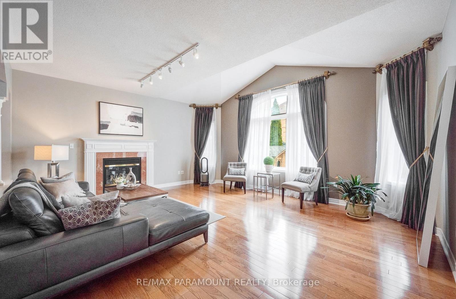 1122 Lamplight Way, Mississauga, Ontario  L5W 1J4 - Photo 14 - W12919998