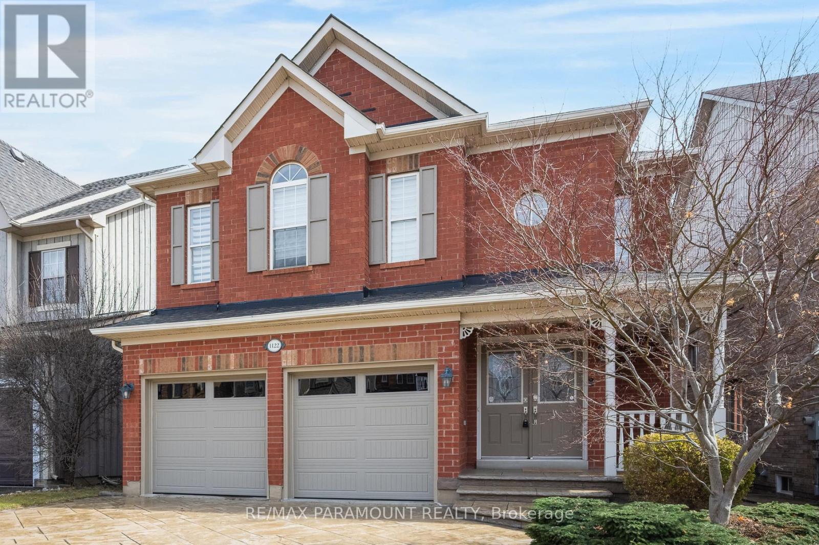 1122 Lamplight Way, Mississauga, Ontario  L5W 1J4 - Photo 2 - W12919998