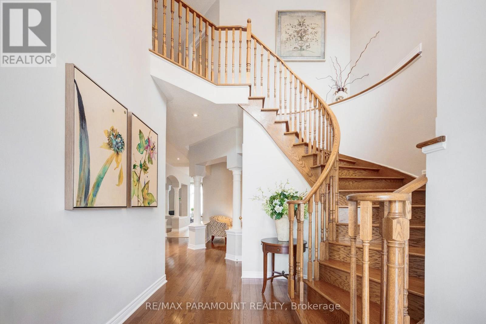 1122 Lamplight Way, Mississauga, Ontario  L5W 1J4 - Photo 4 - W12919998