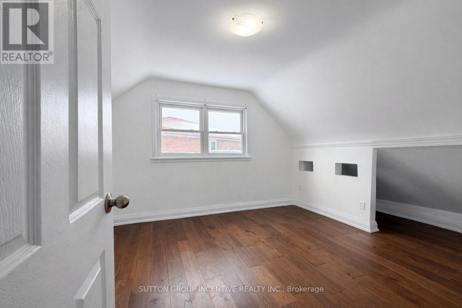 65 Barrhead Crescent, Toronto, Ontario  M9W 3Z8 - Photo 14 - W12920026